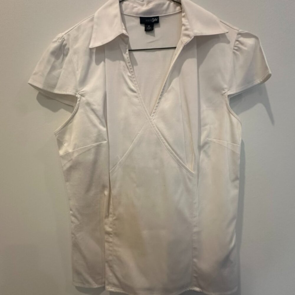 White chic short v-neck sleeve blouse